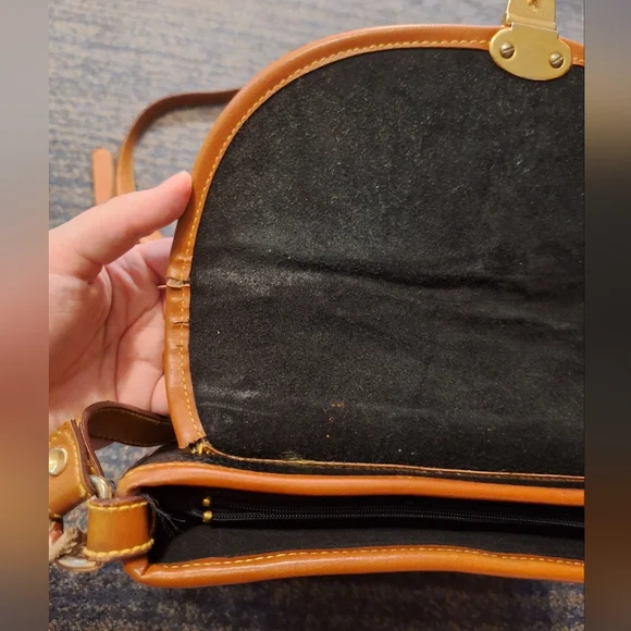 Vintage Dooney & Bourke All Weather Leather Calvary Spectator Bag - Picture 9 of 10